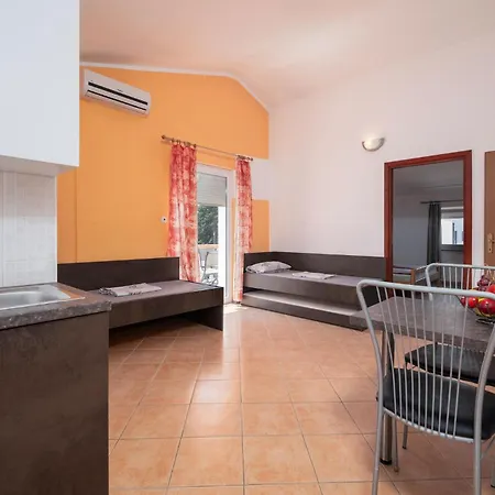 Apartman Cozy In With Wifi