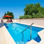 Amazing In Apartment Pula