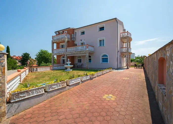 Cozy In With Wifi Apartment Pula
